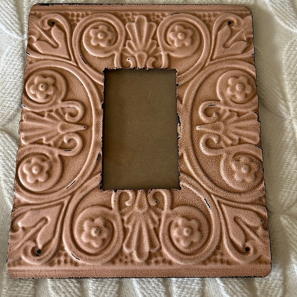 Vintage-Inspired beautiful metal frame in coral pink. Holds 3x5 photo. - Picture 1 of 8